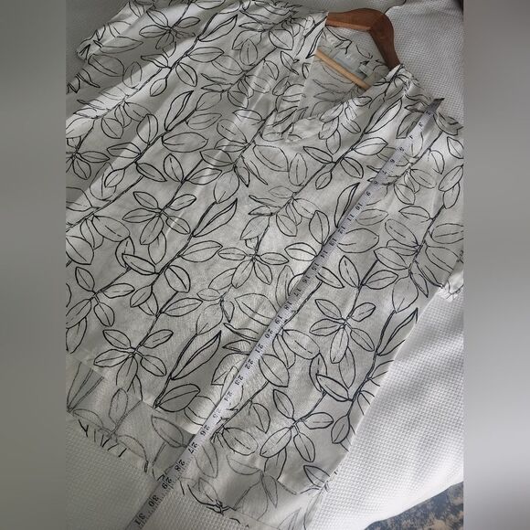 Cynthia Rowley Linen Minimalist Coastal White and Black Leaf Blouse - Picture 7 of 10